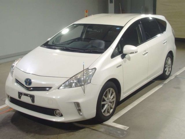 4807 Toyota Prius alpha ZVW41W 2014 г. (TAA Hiroshima)